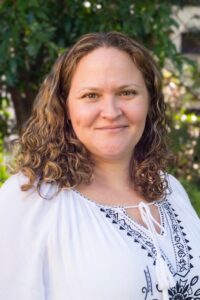 Annie Smith Headshot